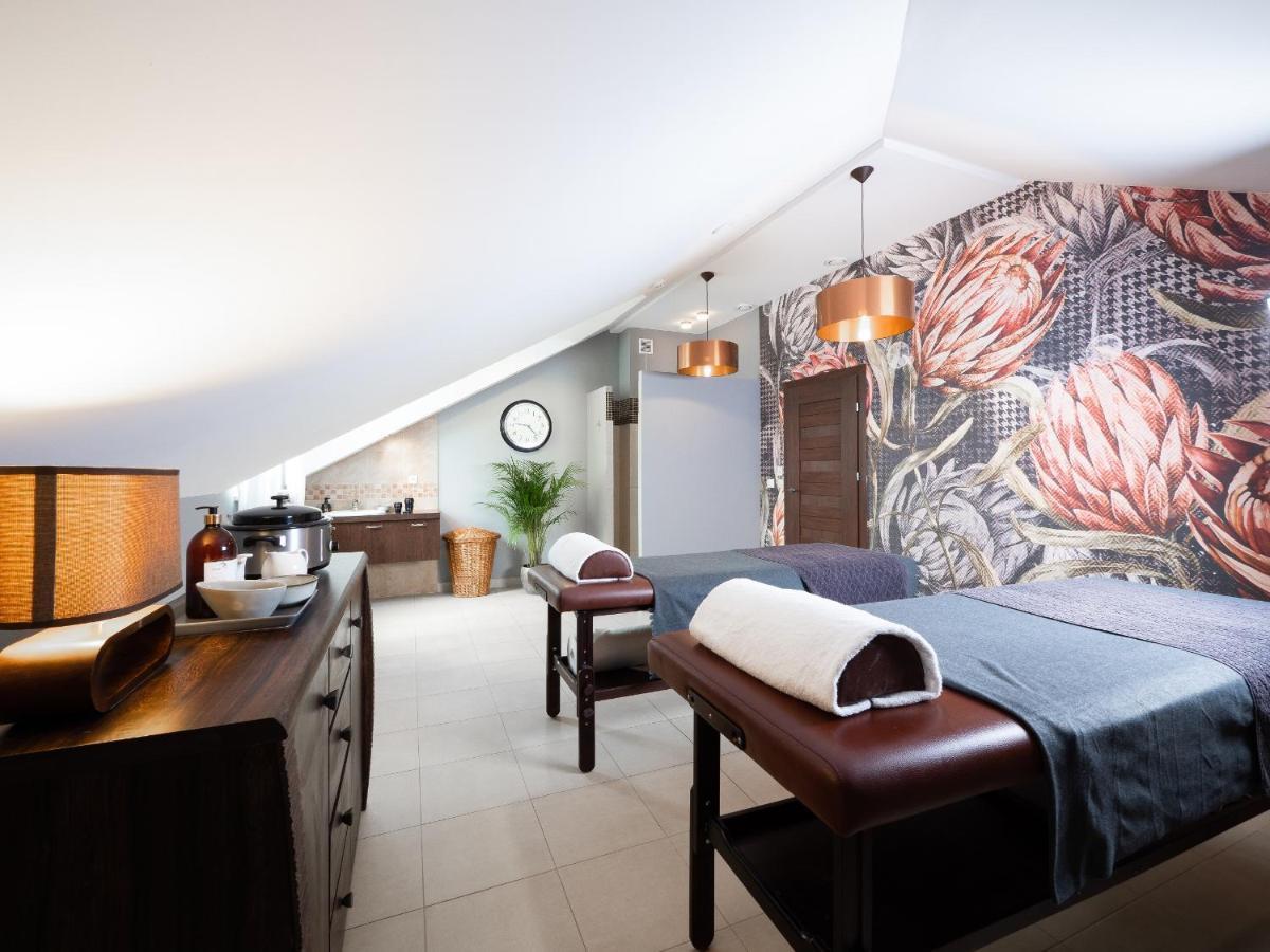 Hotel Sobienie Krolewskie Sobienie Szlacheckie Ngoại thất bức ảnh