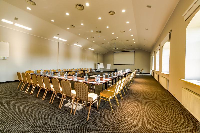 Hotel Sobienie Krolewskie Sobienie Szlacheckie Ngoại thất bức ảnh
